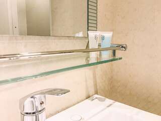 Отель Grushevy Hospitality Boutique Алматы Одноместный номер с основными удобствами и общей ванной комнатой-2