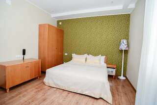 Отель Grushevy Hospitality Boutique Алматы Улучшенный двухместный номер с 1 кроватью-4